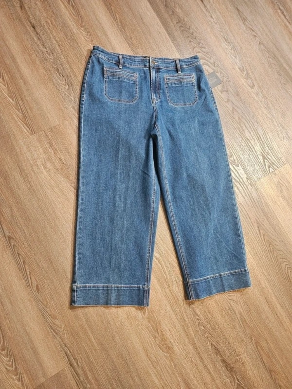 Classic Blue Women’s Crop Jeans - Picture 2 of 5